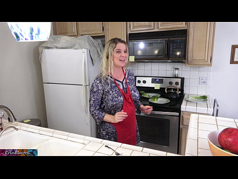 ❤️ Stepmom milking him in the kitchen before his date. ❤❌ Porno at en-gb.mouthporn.ru ❤